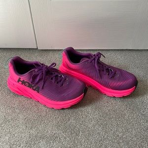 Hoka Rincon 3 size 8 Wide color purple and pink